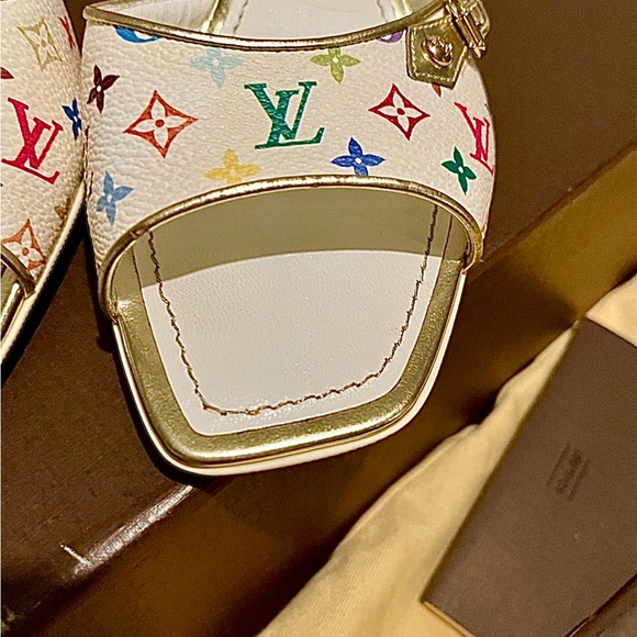 COPY - Authentic Louis Vuitton sandals Size 6 - Picture 13 of 16